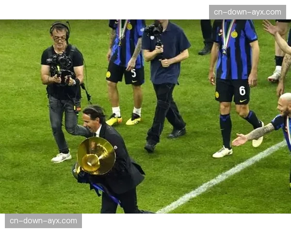 国际米兰迎战那不勒斯，意甲榜首大战一触即发