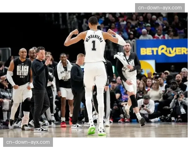 达龙·福克斯：坦然接受为团队牺牲个人数据的新角色，这是马刺成功基石